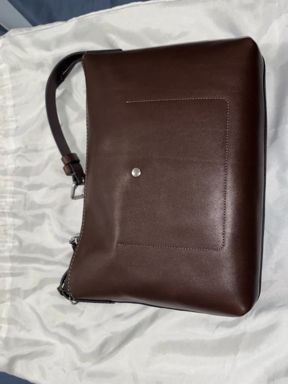 Coach Mott Messenger 33 in Maple - Picture 6 of 6